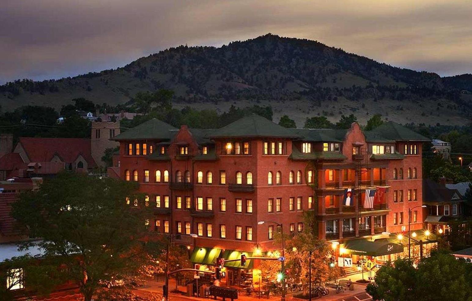 Hotel Boulderado with mountain view
